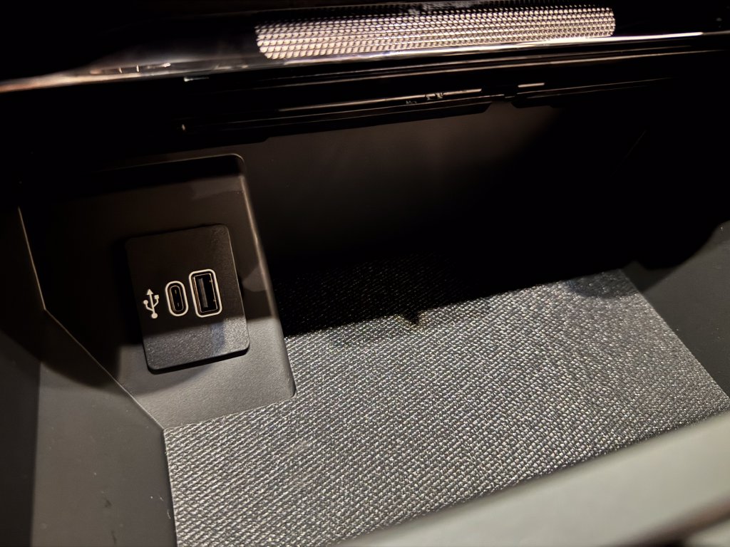 New 2026 White Ford Lariat image 34
