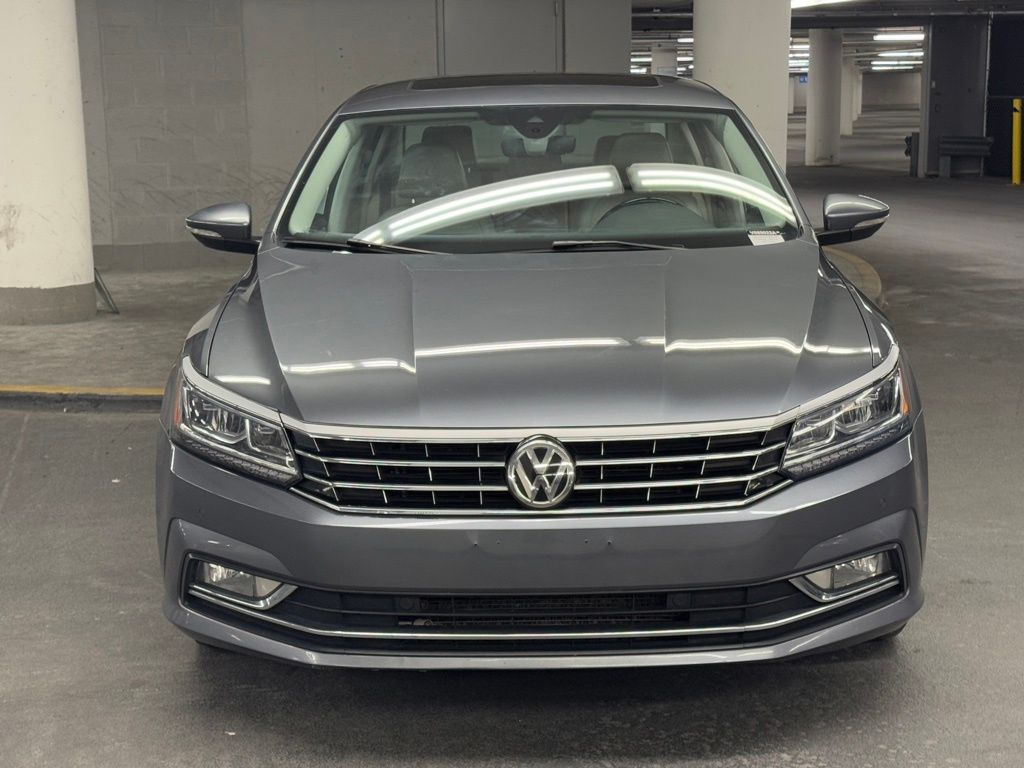 2017 Volkswagen Passat SEL Premium 30