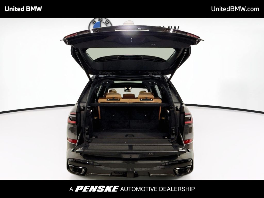 Thumbnail: 2027 BMW X7 - 22