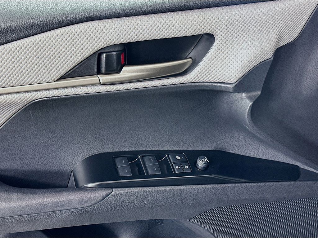 Thumbnail: 2025 Toyota Camry - 17