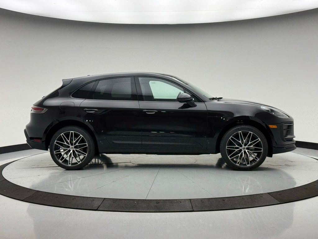 Thumbnail: 2026 Porsche Macan - 8