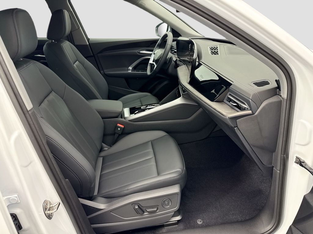 Thumbnail: 2025 Audi Q5 - 19