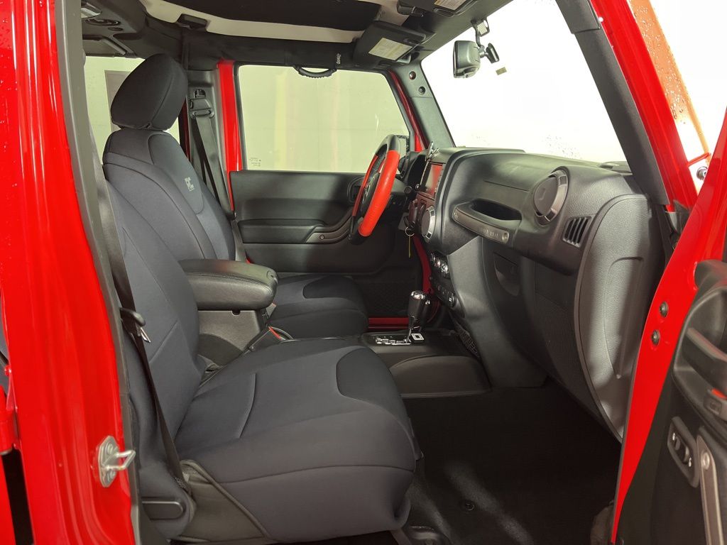 Thumbnail: 2017 Jeep Wrangler - 9