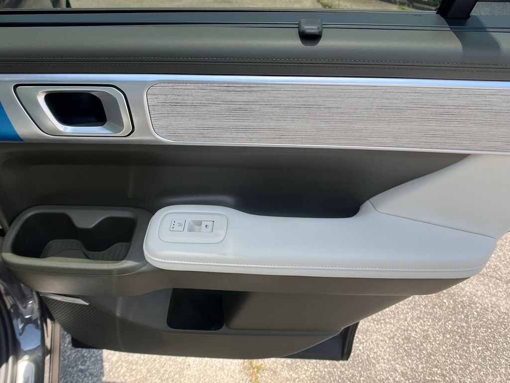 2025 Hyundai Santa Fe Calligraphy photo 18