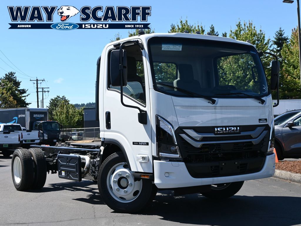 2025 Isuzu NRR 