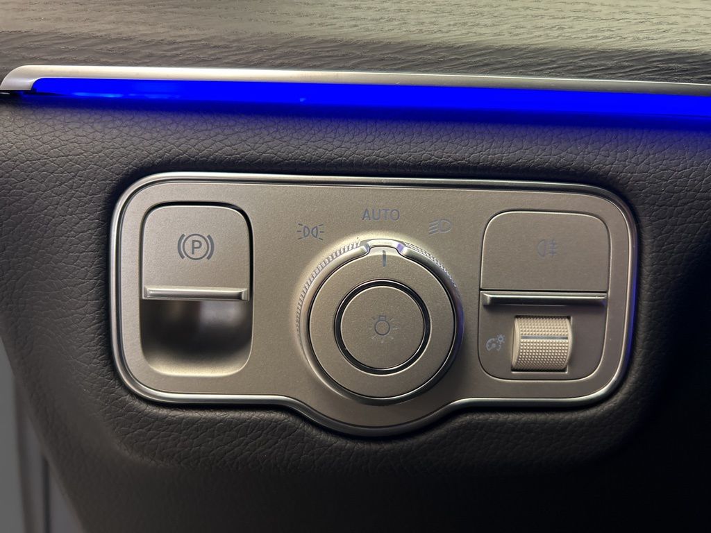 Thumbnail: 2026 Mercedes-Benz GLE - 22