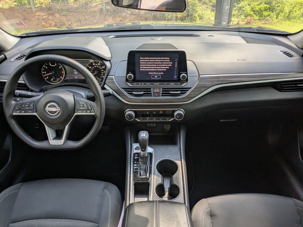 Used 2025 Nissan Altima Sedan