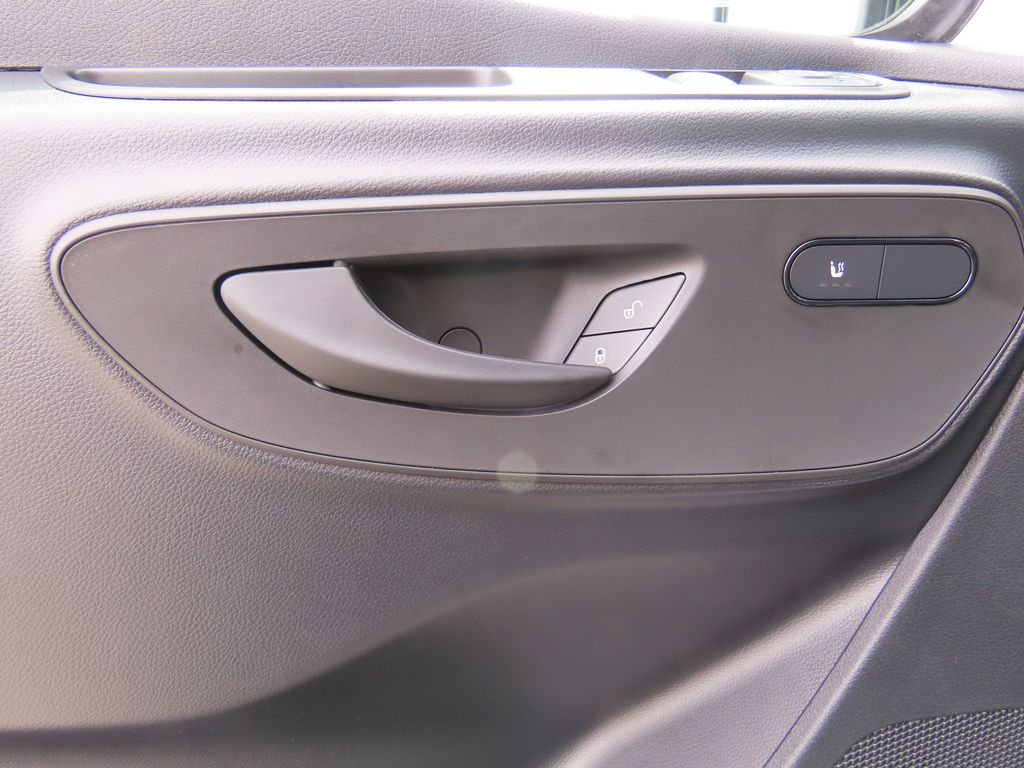 Thumbnail: 2025 Mercedes-Benz Sprinter - 23