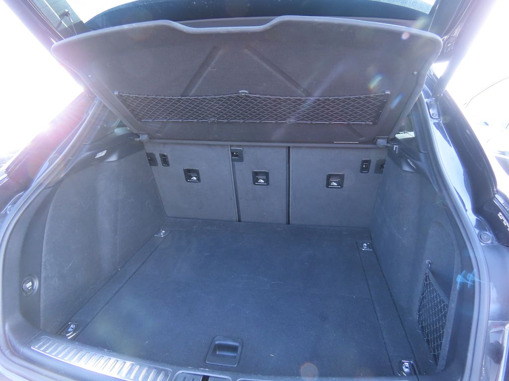 Thumbnail: 2017 Porsche Macan - 12