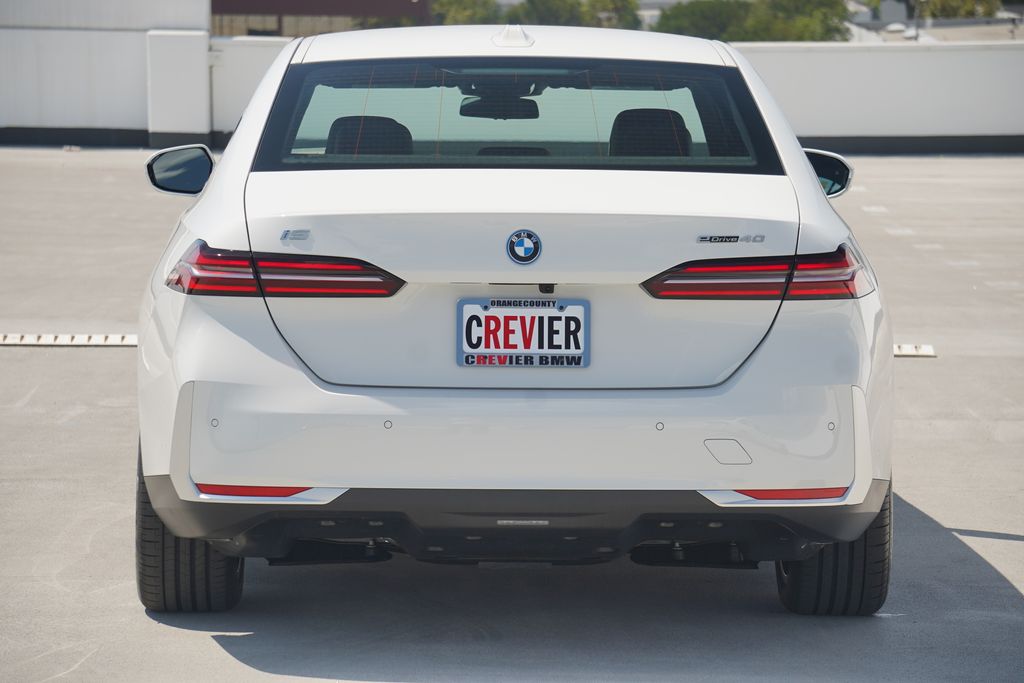 Thumbnail: 2026 BMW i5 - 6