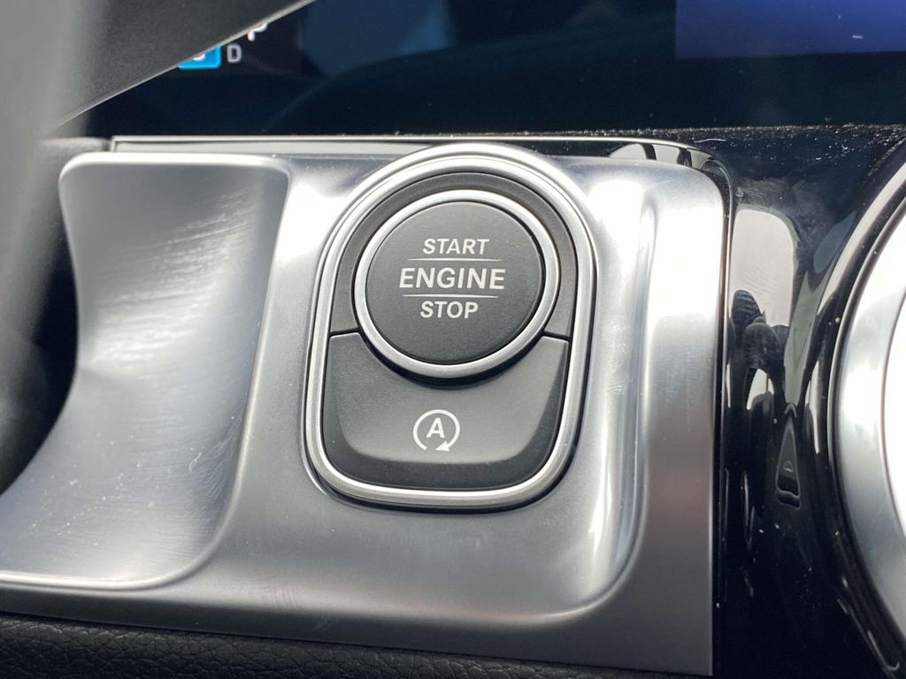 Thumbnail: 2025 Mercedes-Benz GLB - 26