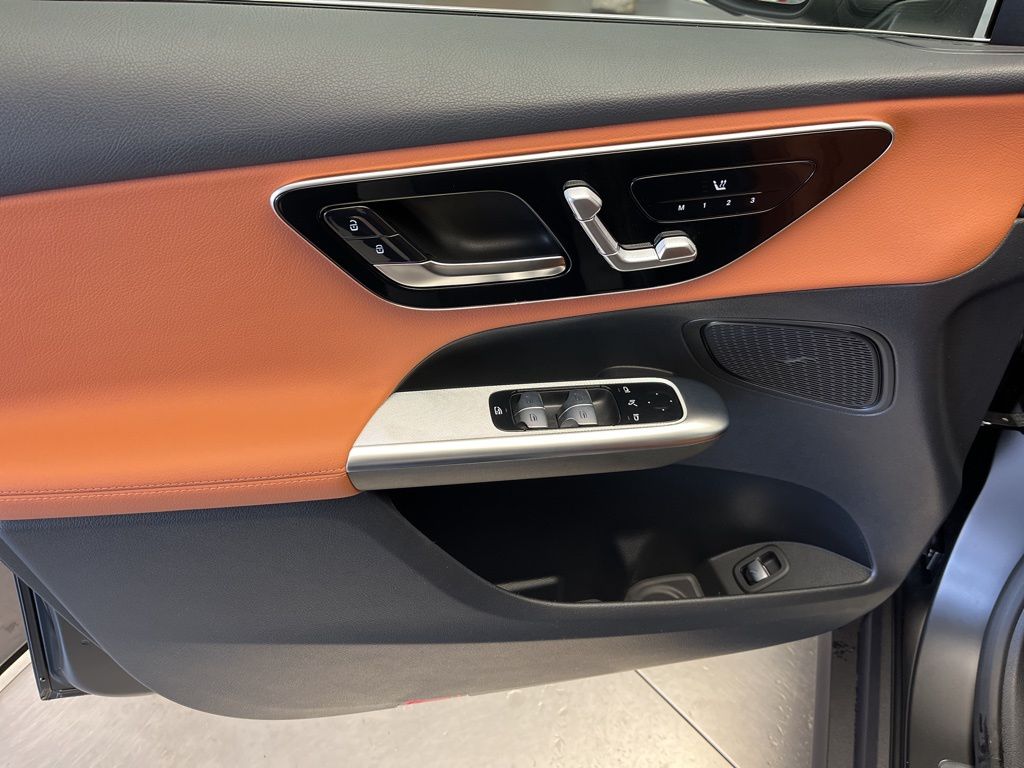 Thumbnail: 2026 Mercedes-Benz GLC - 11