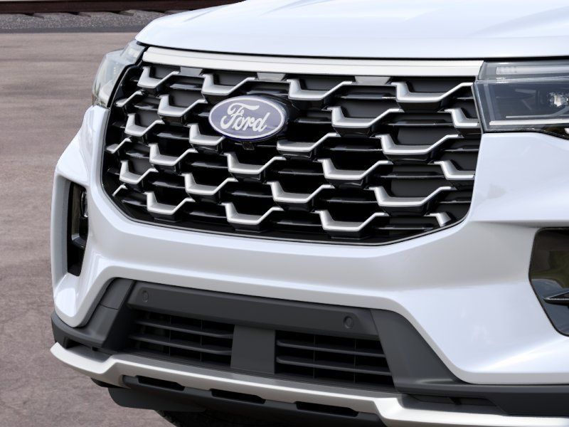 New 2027 Star White Metallic Tri-Coat Ford Platinum™ image 17