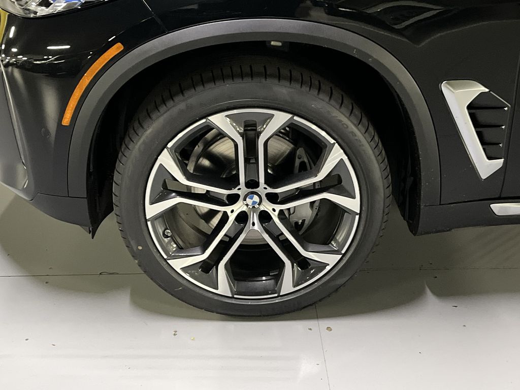 Thumbnail: 2026 BMW X5 - 10