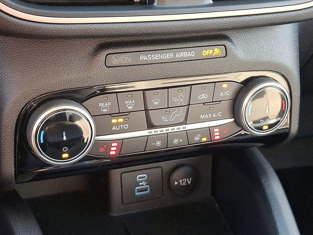 Thumbnail: 2022 Ford Escape - 17