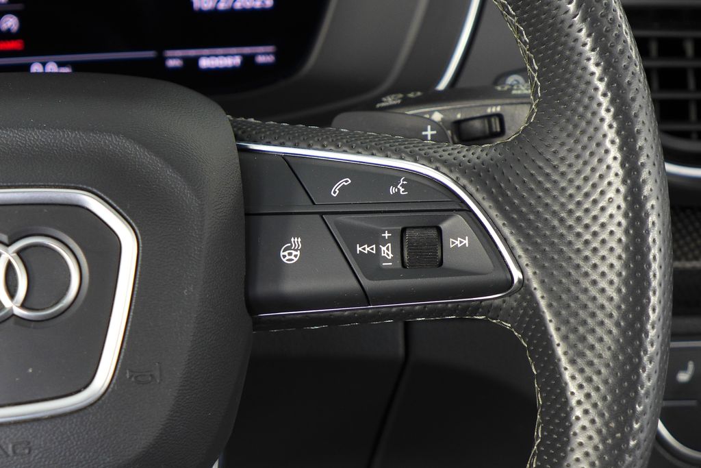 Thumbnail: 2022 Audi SQ5 - 28