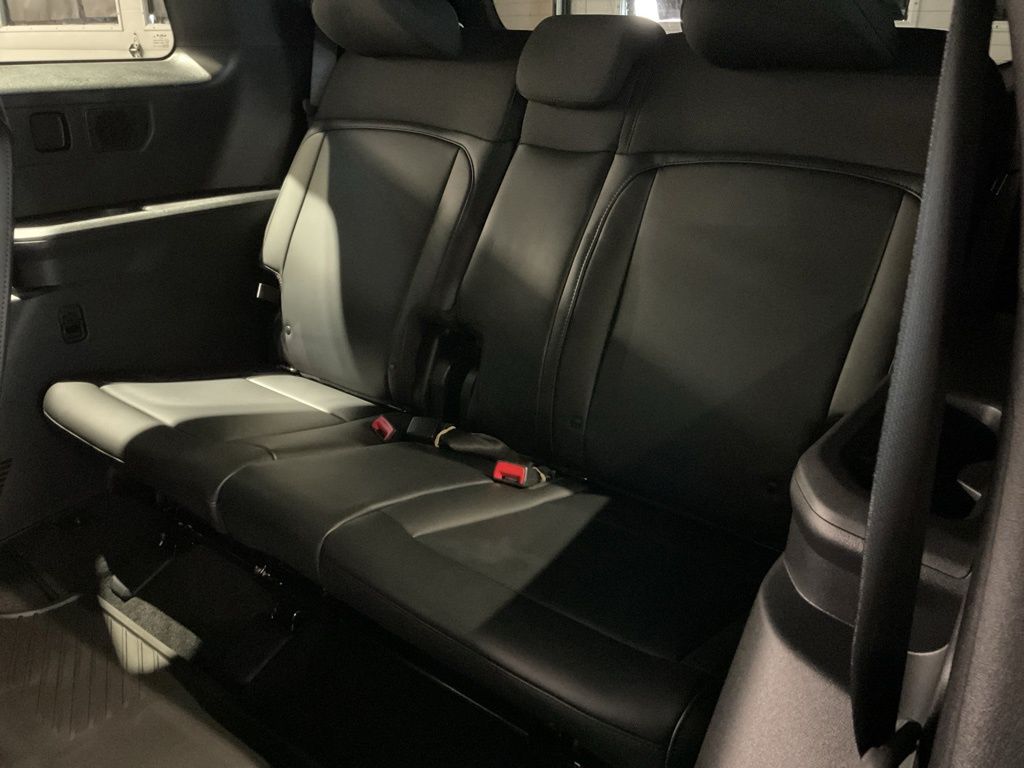 New 2027 Black Kia S image 22