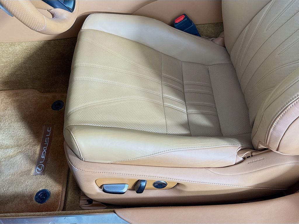 Thumbnail: 2018 Lexus LC - 19