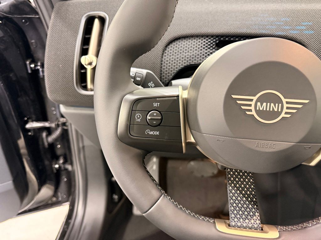 Thumbnail: 2027 MINI Cooper Countryman - 13