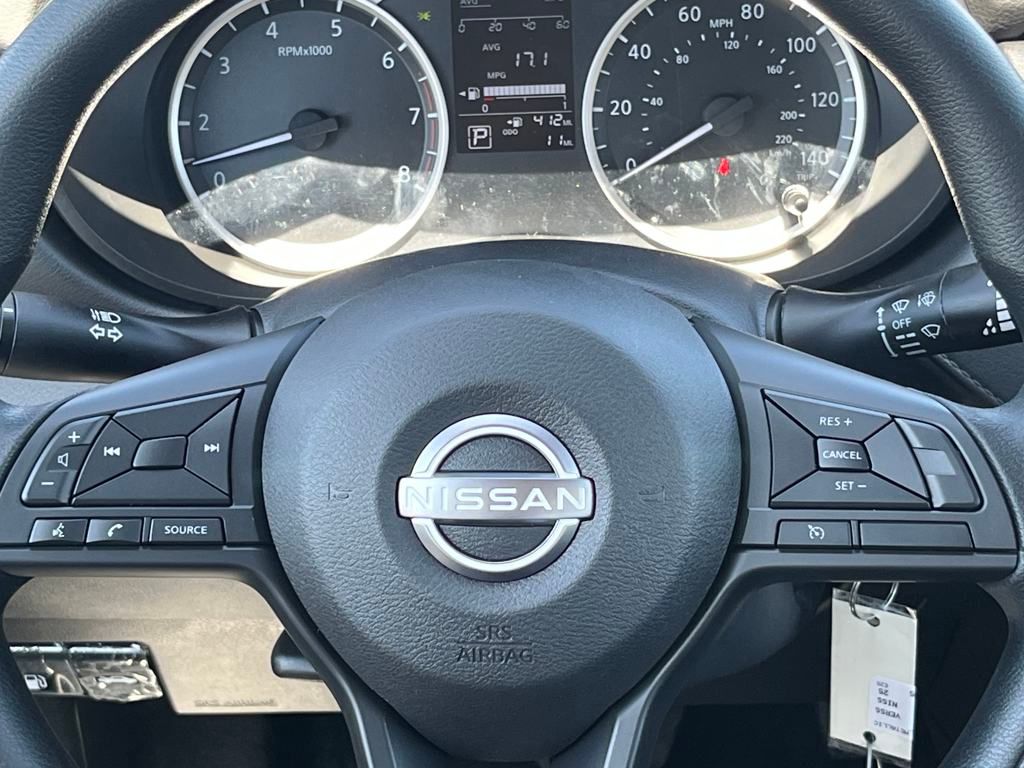 2025 Nissan Versa 1.6 S photo