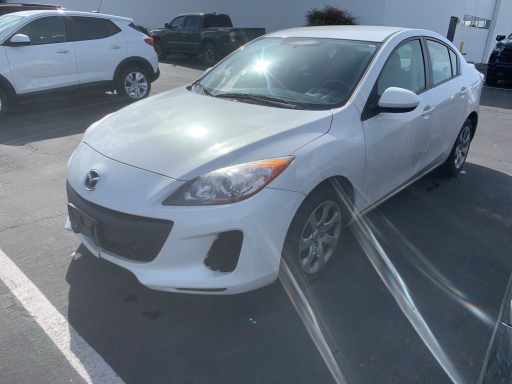 Crystal White Pearl Mica 2012 Mazda MAZDA3 i Sport Sedan Front-Wheel Drive 5-Speed Automatic