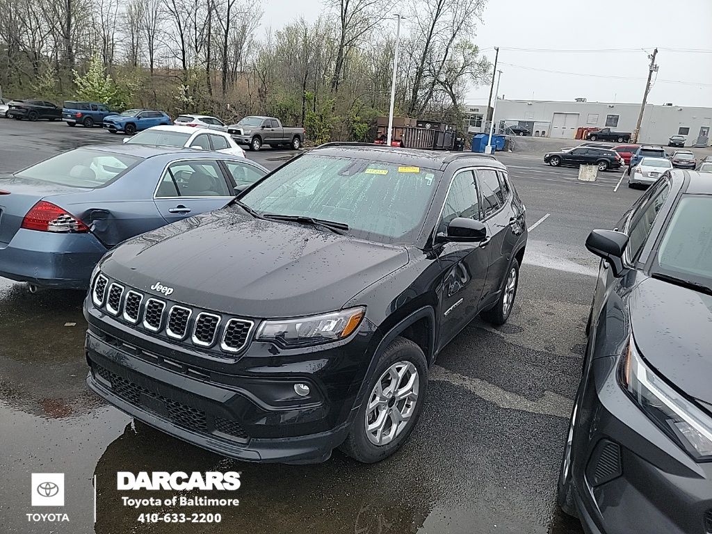 Diamond Black Crystal PC 2025 Jeep Compass Latitude 4WD SUV / Crossover Four-Wheel Drive 8-Speed Automatic