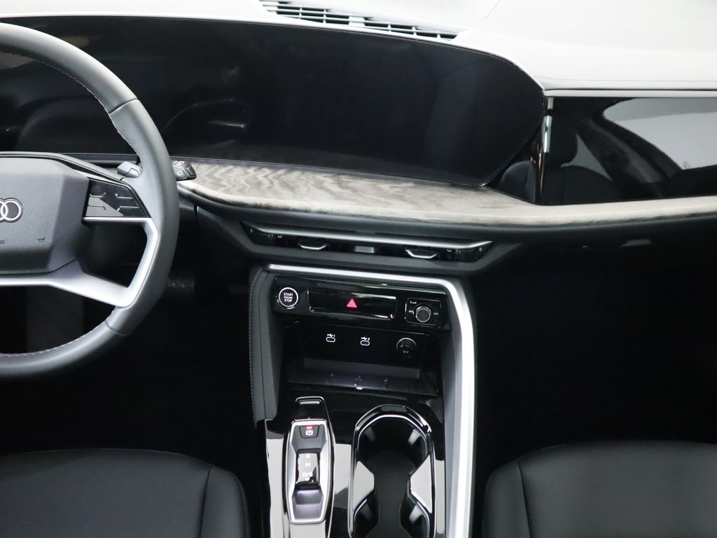 Thumbnail: 2025 Audi Q5 - 16