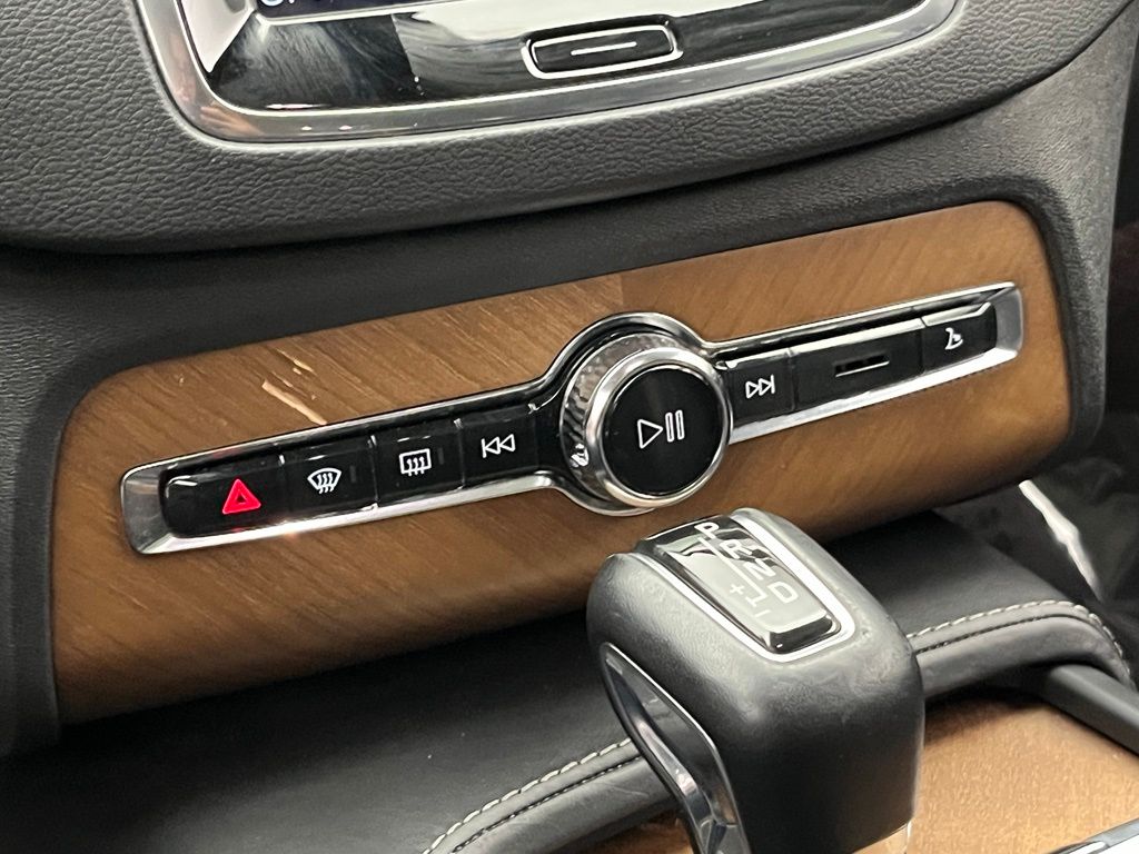 Thumbnail: 2018 Volvo XC90 - 17