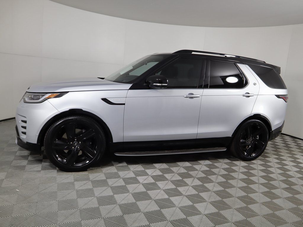 Thumbnail: 2023 Land Rover Discovery - 9