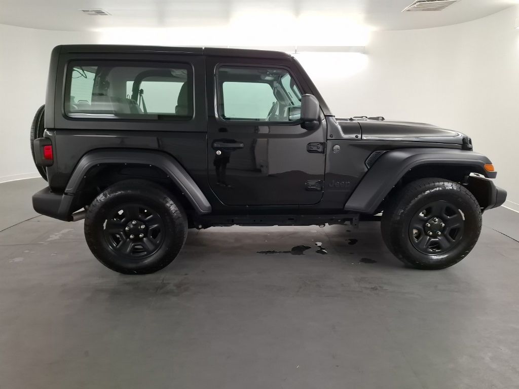 2025 Jeep Wrangler Sport — photo 8