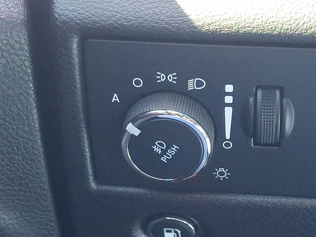 Thumbnail: 2020 Jeep Grand Cherokee - 25