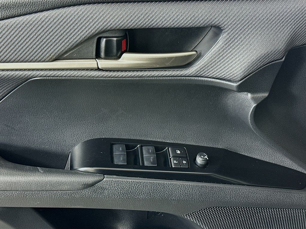 Thumbnail: 2025 Toyota Camry - 18