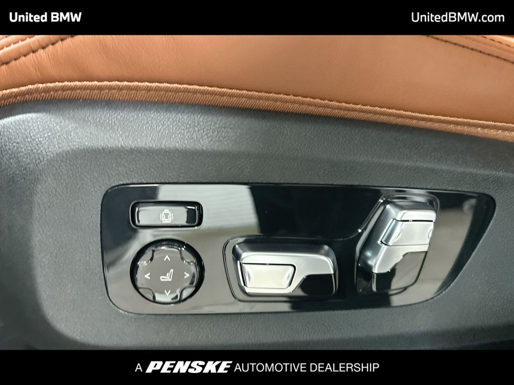 Thumbnail: 2026 BMW X7 - 12
