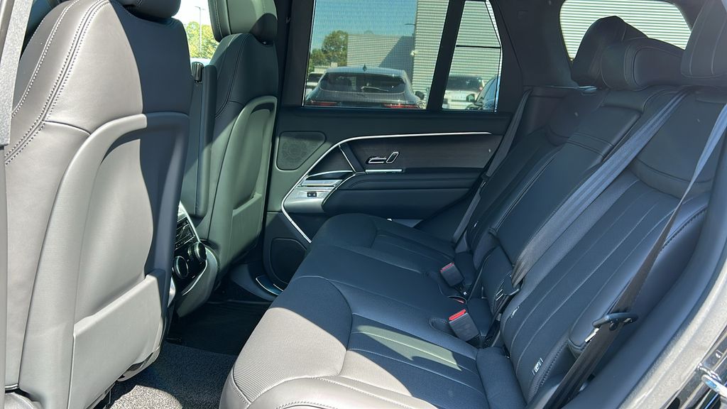 new 2025 Land Rover Range Rover Plug-In Hybrid car, priced at $130,292