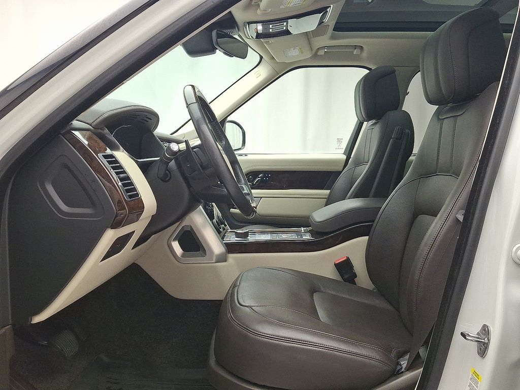 Thumbnail: 2020 Land Rover Range Rover - 14