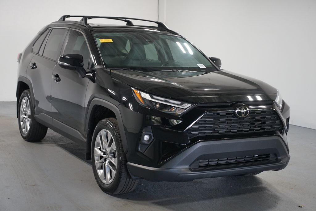 Thumbnail: 2025 Toyota RAV4 - 3