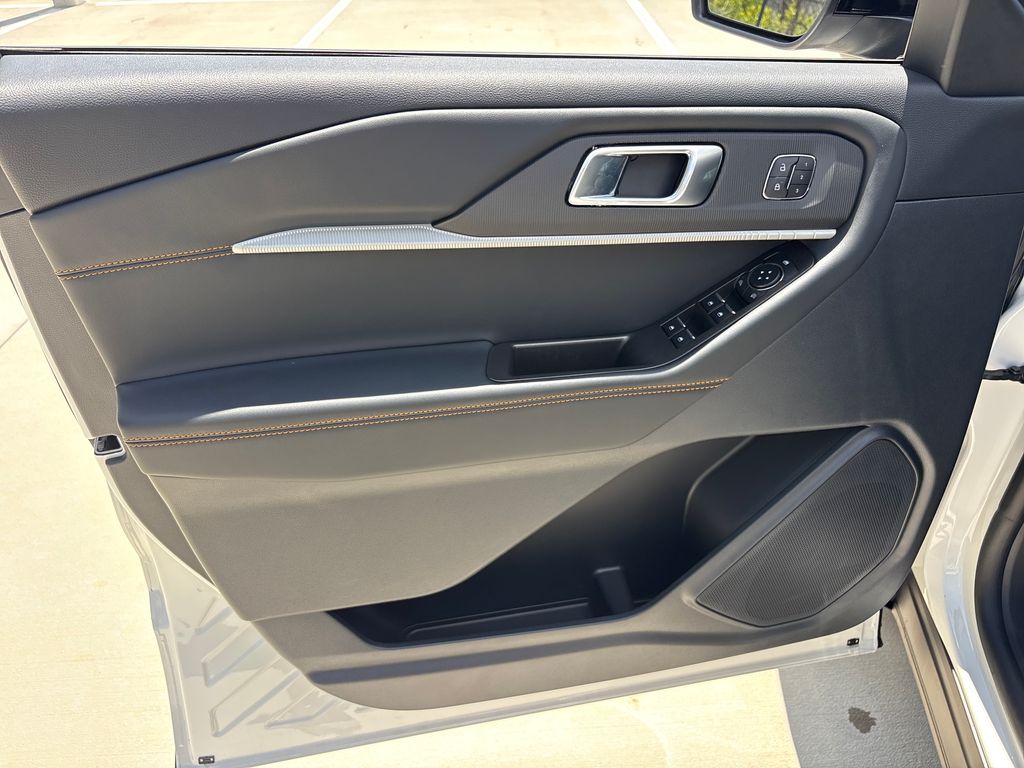New 2026 White Ford Tremor image 15