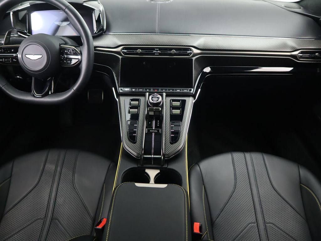 2025 Aston Martin Vantage  13