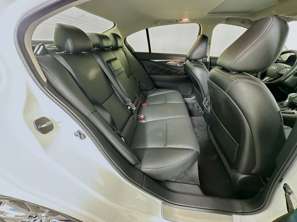 Thumbnail: 2015 INFINITI Q50 - 28