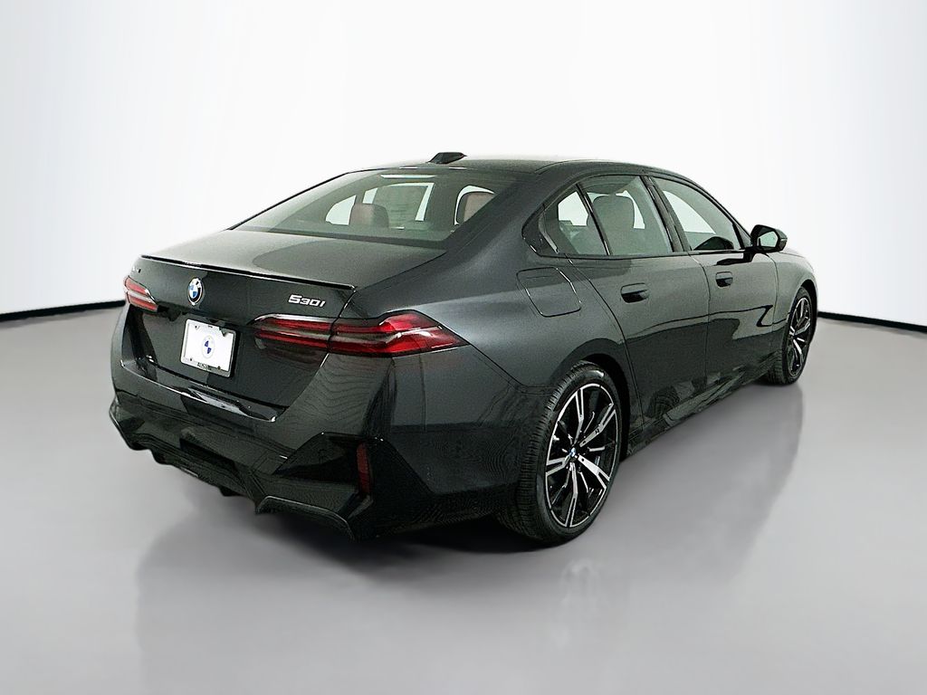 Thumbnail: 2026 BMW 5 Series - 5