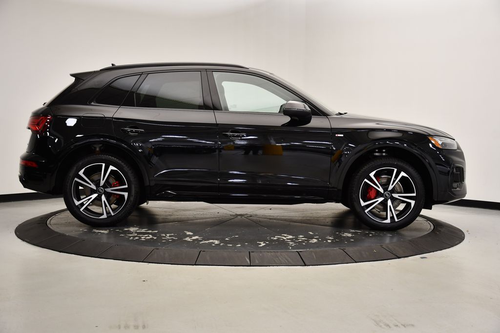 Thumbnail: 2025 Audi Q5 - 6