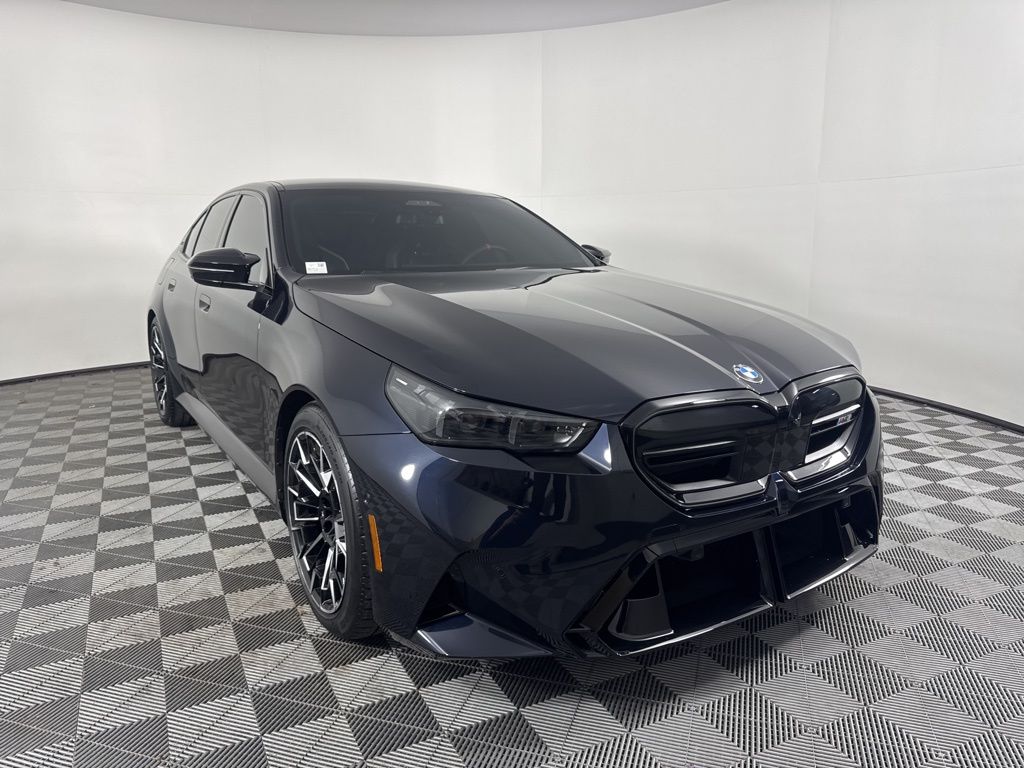 Thumbnail: 2026 BMW M5 - 3
