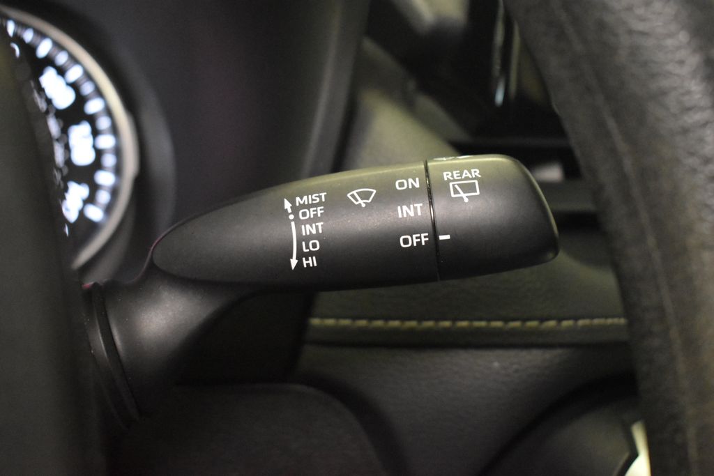 2021 Toyota RAV4 LE 22