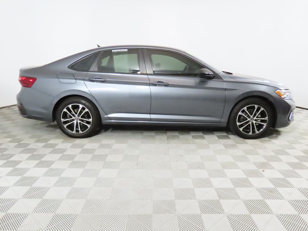 Thumbnail: 2023 Volkswagen Jetta - 6