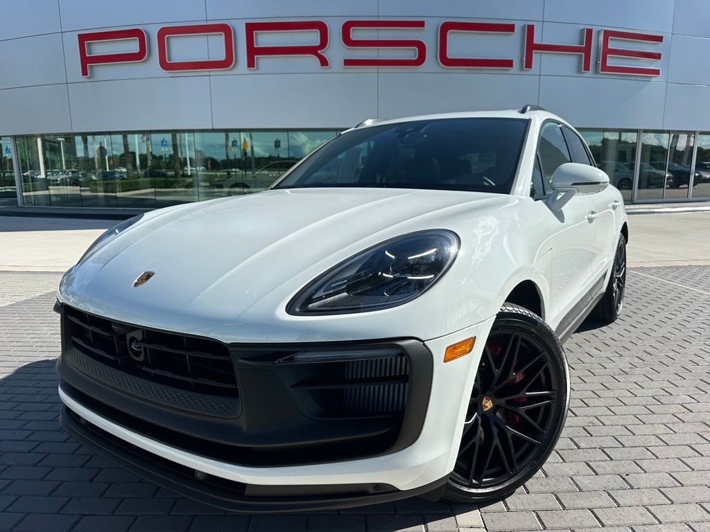 Thumbnail: 2025 Porsche Macan - 1