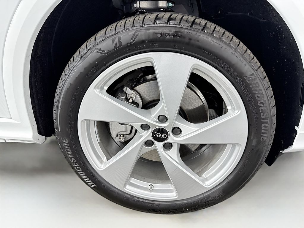 Thumbnail: 2025 Audi Q5 - 32