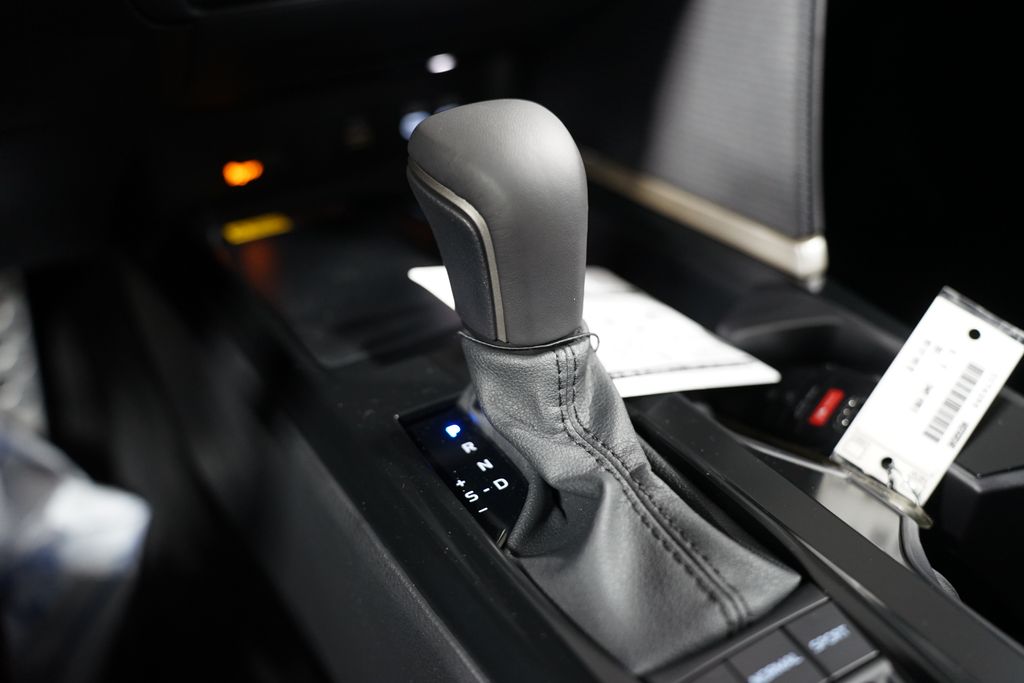 2025 Toyota Camry SE 22