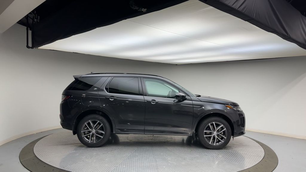 2024 Land Rover Discovery Sport S 9