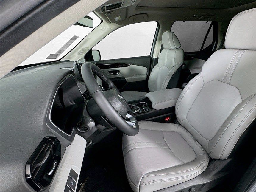 Used Car 2025 Honda Pilot  Touring For Sale Under $50,000 In Austin, Texas