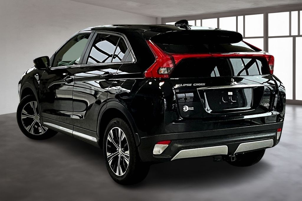 Used 2020 Black Mitsubishi SE image 14